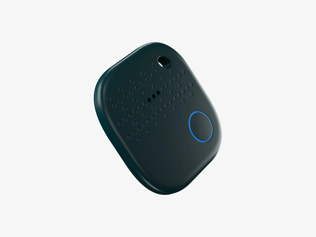 Demonstration of Navy Blue Smart Keychain Anti-Loss Alarm with 20-Meter Detection Range