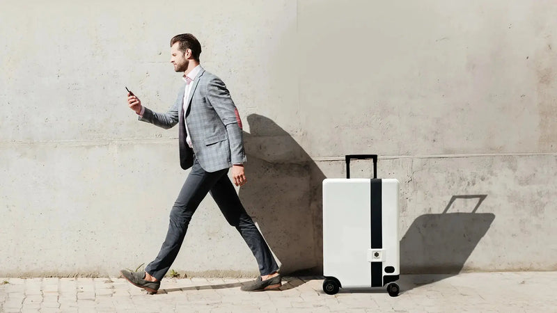 Smart Luggage for the Business Traveller_BA - Arista Vault