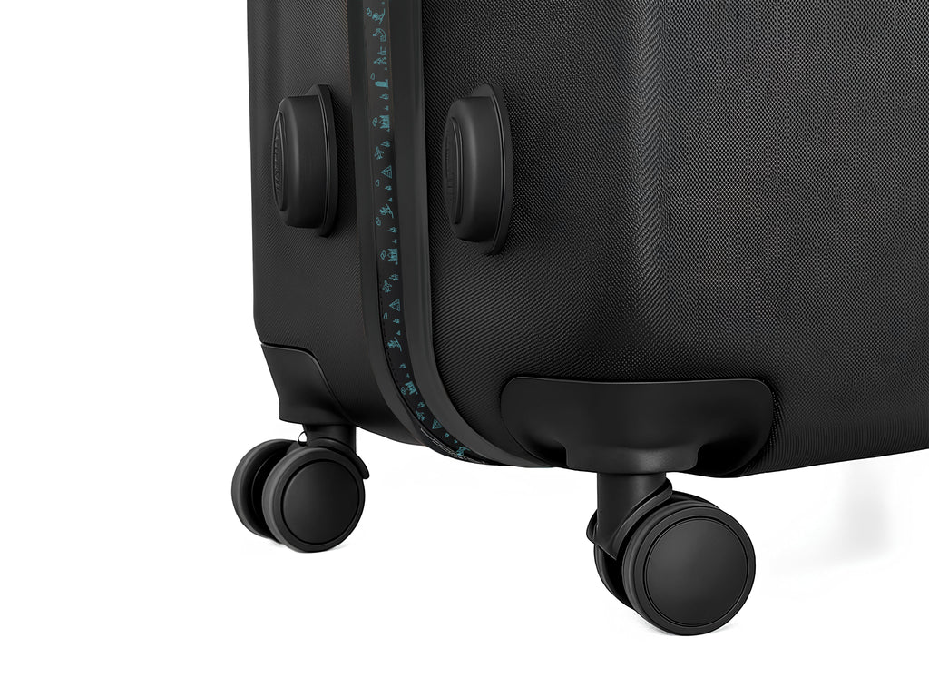 Travel story - Smart Luggage Black Arista Vault