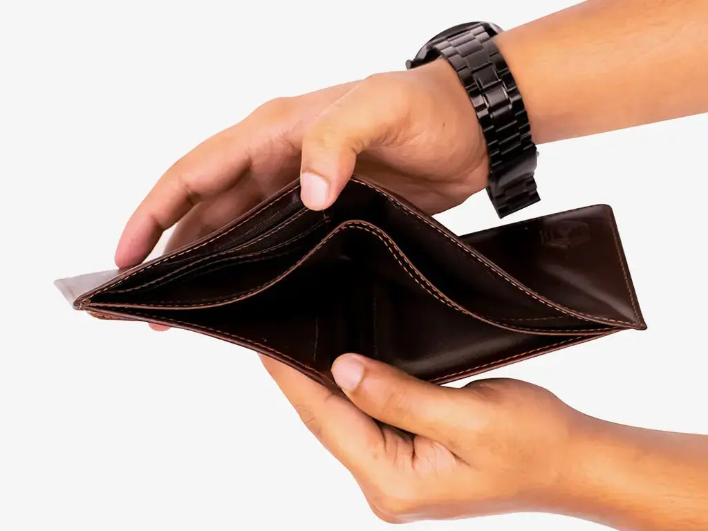 Interior View of Wallet Bot Finder Showing Multiple Card Slots and Cash Compartment Organization